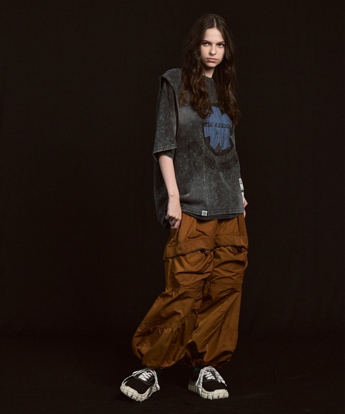 MAISON SPECIAL(メゾンスペシャル)の「《UNISEX》Gather Curved Switching Wide Pants/ギャザーカーブスウィッチングワイドパンツ【MAISON SPECIAL/メゾンスペシャル】(カーゴパンツ・メンズ・グレイッシュベージュ/カーキ/キャメル/ネイビー・0/1)」の22枚目の写真