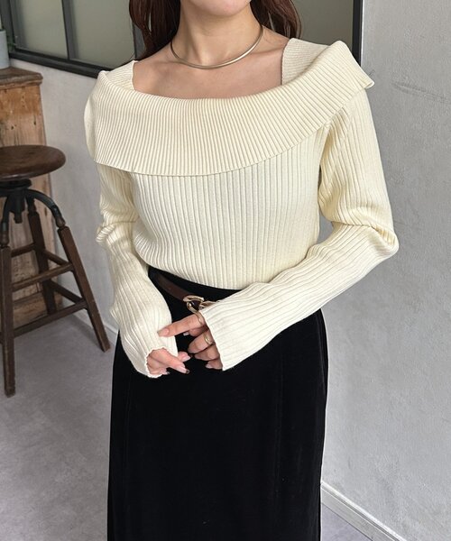 Thevon（ゼボン）の「オフショル風スクエアリブニット（ニット/セーター・レディース・グレー/アイボリー/ブラック・FREE）」の2枚目の写真