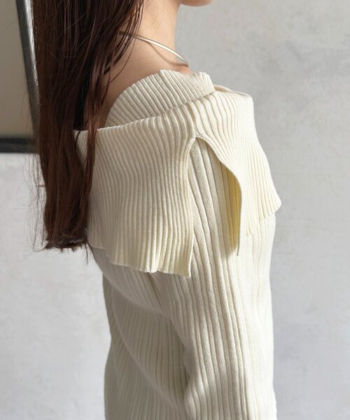 Thevon（ゼボン）の「オフショル風スクエアリブニット（ニット/セーター・レディース・グレー/アイボリー/ブラック・FREE）」の14枚目の写真