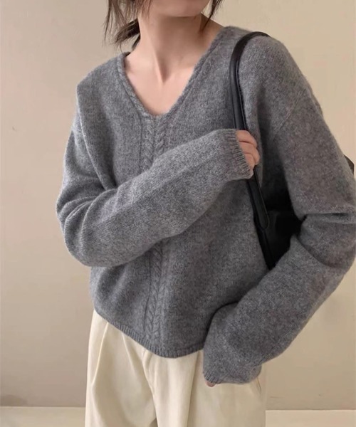 BLANC FICELLE(ブランフィセル)の「ケーブル編み Vネック セーター(ニット/セーター・レディース・Off White/ブラック/ブルーグリーン/ワイン/イエロー×グリーン/グレー/キャメル・FREE)」の3枚目の写真