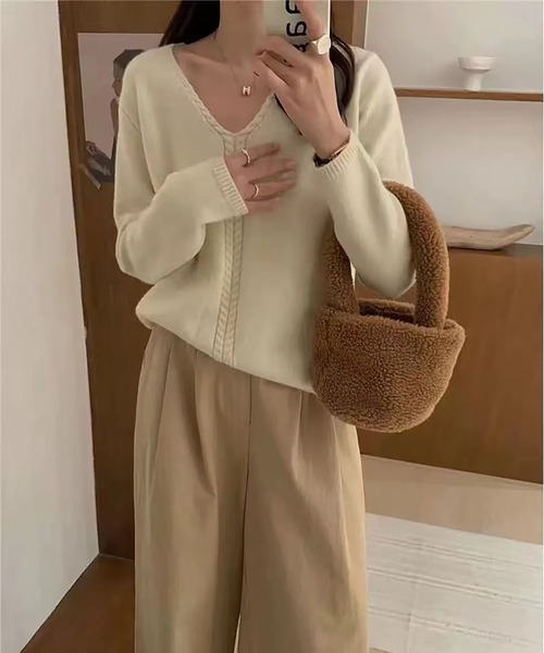 BLANC FICELLE(ブランフィセル)の「ケーブル編み Vネック セーター(ニット/セーター・レディース・Off White/ブラック/ブルーグリーン/ワイン/イエロー×グリーン/グレー/キャメル・FREE)」の9枚目の写真