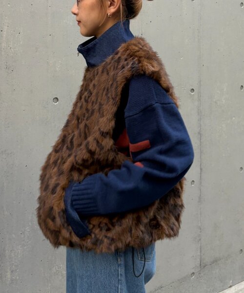 SOUNDSGOOOOD（サウンズグッド）の「【SOUNDS GOOOOD】デニム切替ファーベスト（ベスト・メンズ・ブラック/ブラウン・ONE SIZE）」の5枚目の写真