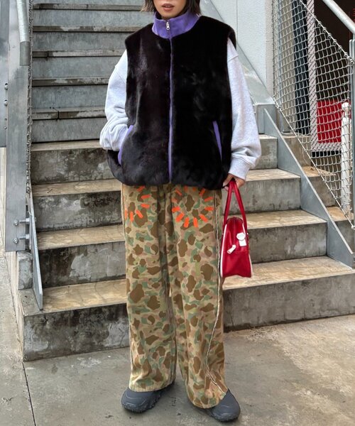 SOUNDSGOOOOD（サウンズグッド）の「【SOUNDS GOOOOD】デニム切替ファーベスト（ベスト・メンズ・ブラック/ブラウン・ONE SIZE）」の13枚目の写真