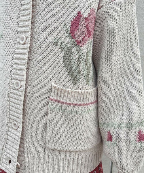 F i.n.t(フィント)の「チューリップポット柄ニットカーディガン(カーディガン/ボレロ・レディース・イエロー/ピンク・FREE)」の4枚目の写真