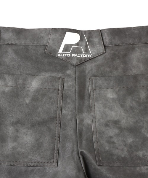 atmos pink(アトモスピンク)の「atmos pink x HONDA Faux Leather Pants / アトモス ピンク ホンダ フォー レザー パンツ【SP】(カーゴパンツ・レディース・ブラック・M/S)」の3枚目の写真