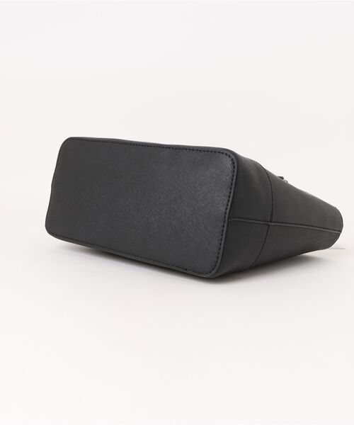 Guess（ゲス）の「【GUESS】ゲス RODNEY トートバッグ（トートバッグ・レディース・ブラック/ベージュ・FREE）」の4枚目の写真