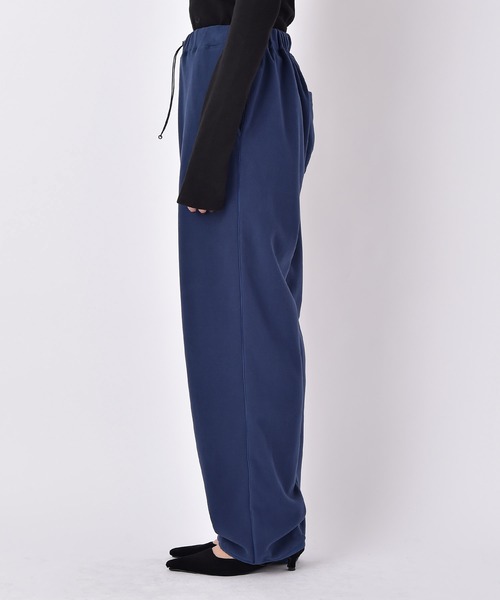 AKTE（アクテ）の「フリースラインパンツ（その他パンツ・レディース・ネイビー/グレイッシュベージュ・1/2/2T）」の22枚目の写真