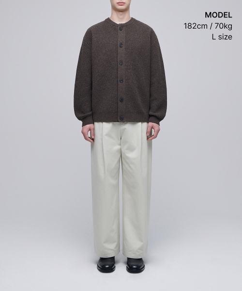 MUSINSA STANDARD（ムシンサスタンダード）の「リラックスドリブラウンドネックカーディガン[ヘッダーブラウン]（カーディガン/ボレロ・メンズ・その他・SMALL/MEDIUM/LARGE/X-LARGE/XX-LARGE）」の2枚目の写真