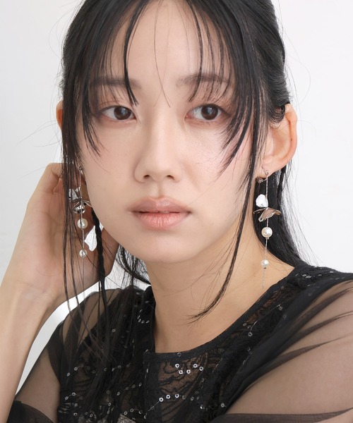 atlo(アトロ)の「オケージョン 二次会 同窓会 結婚式 フラワー パール (イヤリング・レディース・ゴールド/シルバー・FREE)」の6枚目の写真