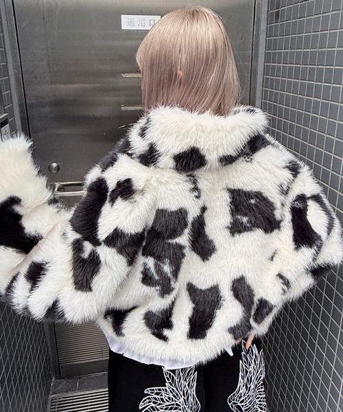 DAESE TOKYO(デセトウキョウ)の「『DAESE TOKYO/デセトウキョウ』COW柄ショート丈ブルゾン(ブルゾン・レディース・ブラック・FREE)」の6枚目の写真