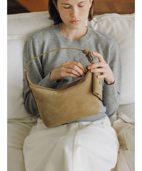 DEMERIEL(ドゥメリエル)の「Veneta Volume Bag Sand Beige(メッセンジャーバッグ・レディース・その他・FREE)」の1枚目の写真