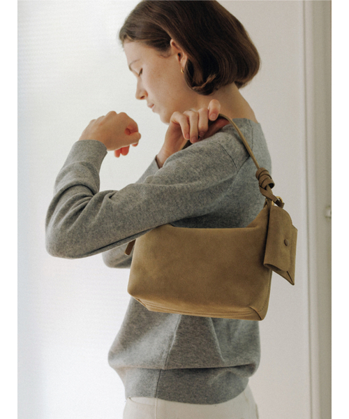 DEMERIEL(ドゥメリエル)の「Veneta Volume Bag Sand Beige(メッセンジャーバッグ・レディース・その他・FREE)」の2枚目の写真