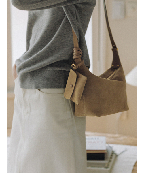 DEMERIEL(ドゥメリエル)の「Veneta Volume Bag Sand Beige(メッセンジャーバッグ・レディース・その他・FREE)」の3枚目の写真