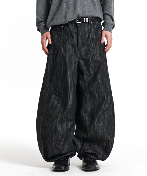 パンツ KICHULFLOWING WAVE BALLOON DENIM PANTS セール】FLOWING WAVE BALLOON DENIM PANTS (RAW BLACK)（デニムパンツ