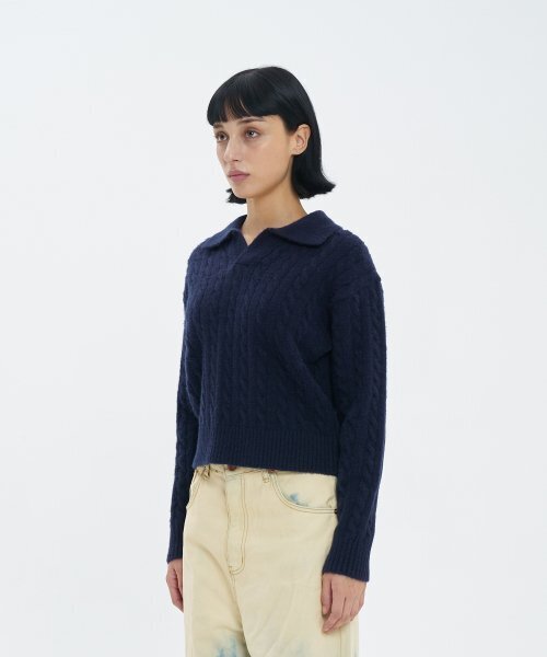 BLOND9（ブロンドナイン）の「ケーブルオープンカラーニット_ネイビー（ニット/セーター・レディース・その他・MEDIUM/SMALL）」の2枚目の写真