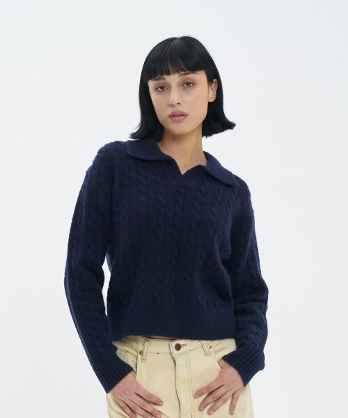 BLOND9（ブロンドナイン）の「ケーブルオープンカラーニット_ネイビー（ニット/セーター・レディース・その他・MEDIUM/SMALL）」の3枚目の写真
