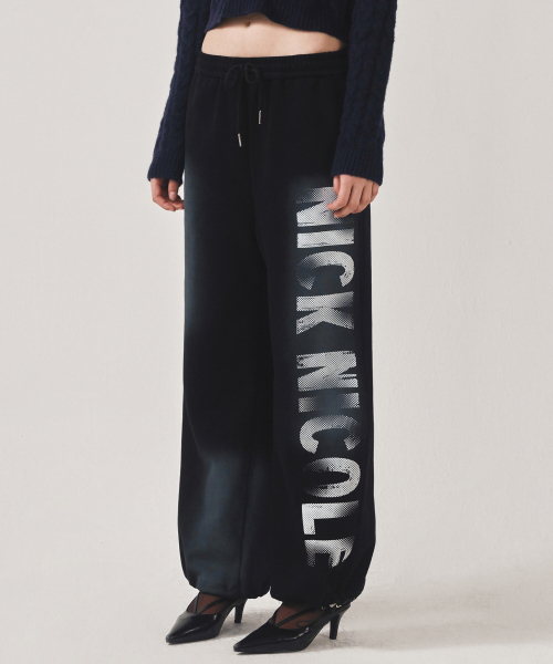 NICK&NICOLE(ニックアンドニコール)の「GRADATION LOGO SWEAT STRING PANTS_BLACK(スウェットパンツ・レディース・その他・FREE)」の3枚目の写真