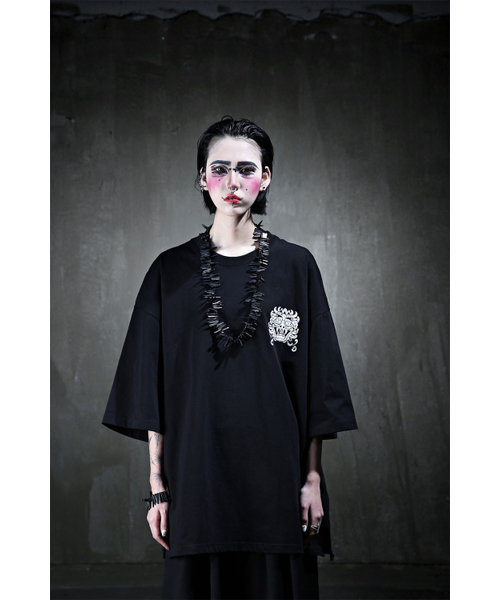KIRTIMUKHA(キールティムカ)の「プリンティングルーズフィット半袖Tシャツブラック(Tシャツ/カットソー・メンズ・その他・2/3)」の19枚目の写真