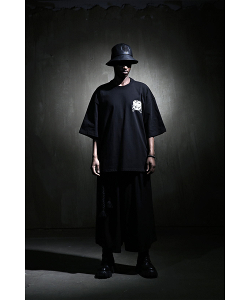 KIRTIMUKHA(キールティムカ)の「プリンティングルーズフィット半袖Tシャツブラック(Tシャツ/カットソー・メンズ・その他・2/3)」の13枚目の写真