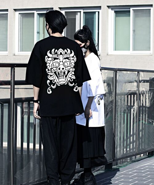 KIRTIMUKHA(キールティムカ)の「プリンティングルーズフィット半袖Tシャツブラック(Tシャツ/カットソー・メンズ・その他・2/3)」の4枚目の写真