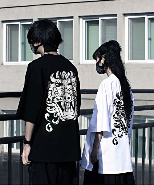 KIRTIMUKHA(キールティムカ)の「プリンティングルーズフィット半袖Tシャツブラック(Tシャツ/カットソー・メンズ・その他・2/3)」の2枚目の写真
