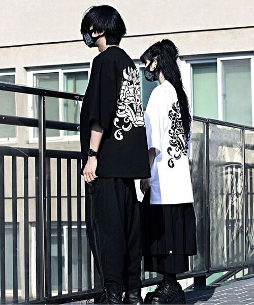 KIRTIMUKHA(キールティムカ)の「プリンティングルーズフィット半袖Tシャツブラック(Tシャツ/カットソー・メンズ・その他・2/3)」の3枚目の写真
