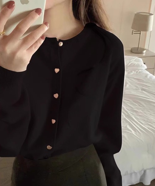 meJane(ミージェーン)の「ハート金ボタン クルーネックニットカーディガン(カーディガン/ボレロ・レディース・ライトグリーン/ブラック/ライトベージュ/ライトピンク/グレー・FREE)」の2枚目の写真