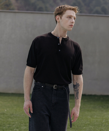 DECOROSO（デコローゾ）の「サマー クールタッチ ヘンリーネック 半袖ニット [ブラック]（Tシャツ/カットソー）」