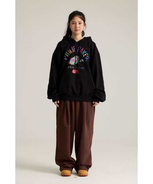 PHILIPPAKER(フィリップペイカー)の「ミニバスクレヨン フードパーカー ブラック(パーカー・レディース・その他・M/L/XL)」の2枚目の写真