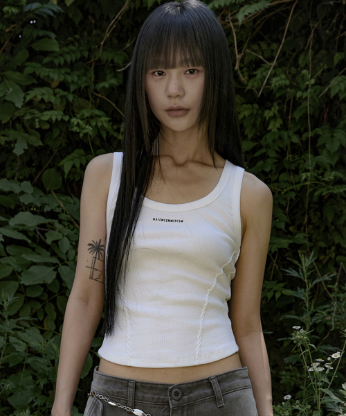 A FEW COMMENTS(アフューコメンツ)の「スモークシャーリングタンクトップ ホワイト(Tシャツ/カットソー・レディース・その他・FREE)」の1枚目の写真