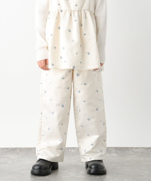GLOBAL WORK(グローバルワーク)の「サテン花刺繍パンツ/638317(その他パンツ・キッズ・アイボリー/ブラック・130cm/140cm/150cm/160cm)」の10枚目の写真