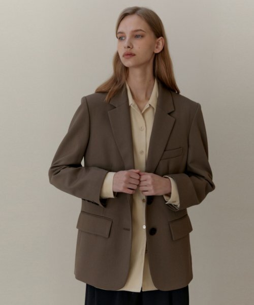 UNNOUT(アナウト)の「MINIMAL CORDUROY SHIRT - BUTTER(シャツ/ブラウス・レディース・その他・ONE SIZE)」の5枚目の写真