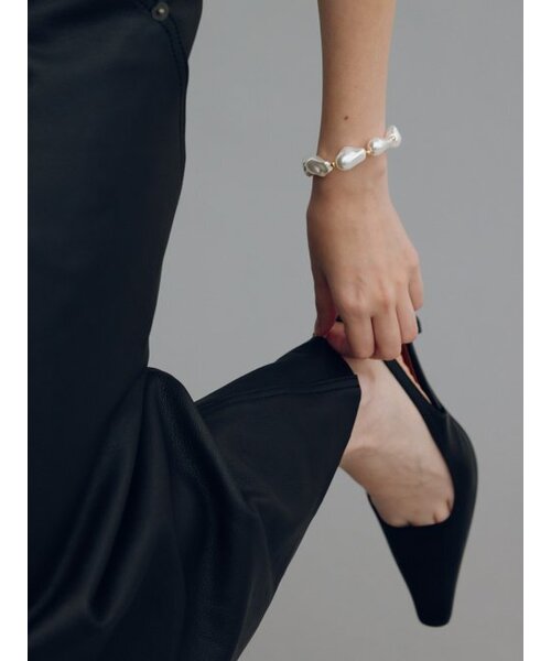 VINTAGE HOLLYWOOD(ビンテージハリウッド)の「Baroque Pearl Matte Bracelet_VH239OBR003B(ブレスレット・レディース・ゴールド・FREE)」の4枚目の写真