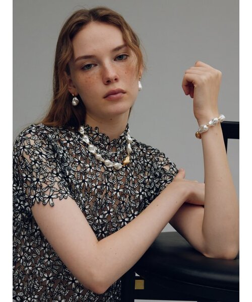 VINTAGE HOLLYWOOD(ビンテージハリウッド)の「Baroque Pearl Matte Bracelet_VH239OBR003B(ブレスレット・レディース・ゴールド・FREE)」の5枚目の写真