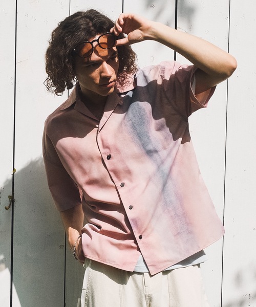 CASPER JOHN(キャスパージョン)の「Color graphic shirts/カラーグラフィックシャツ(シャツ/ブラウス・メンズ・ピンク/ブラック・SMALL/X-SMALL/LARGE/MEDIUM)」の2枚目の写真