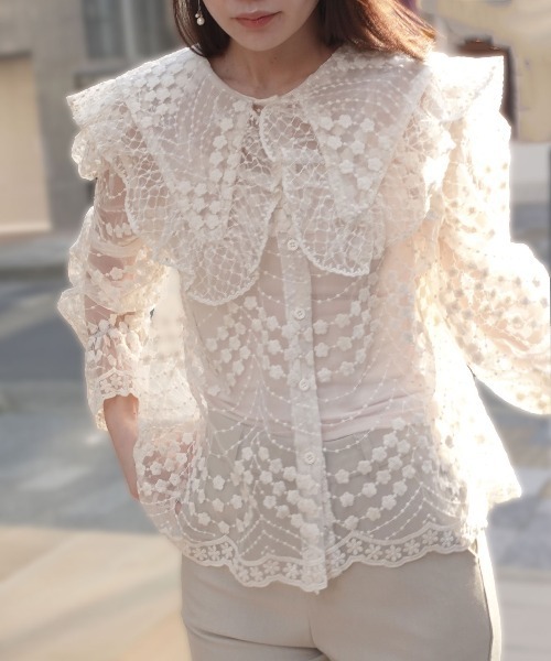 CORNERS(コーナーズ)の「ビッグカラーオーガンジーレースブラウス(シャツ/ブラウス・レディース・ベージュ系その他/ホワイト/ブラック・M)」の3枚目の写真