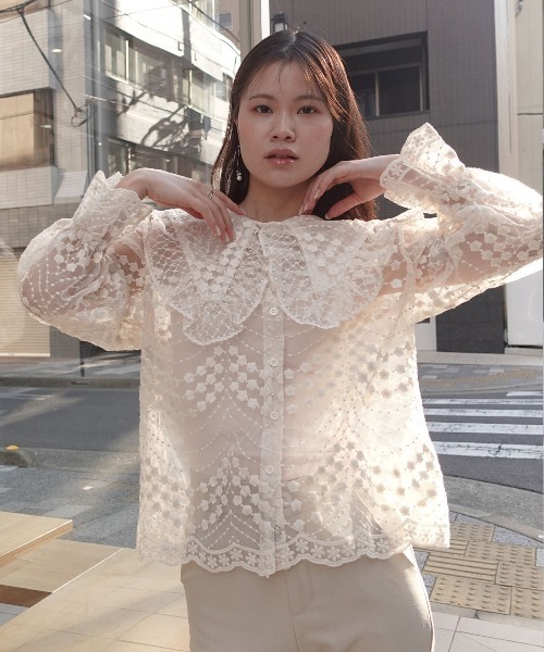 CORNERS(コーナーズ)の「ビッグカラーオーガンジーレースブラウス(シャツ/ブラウス・レディース・ベージュ系その他/ホワイト/ブラック・M)」の8枚目の写真