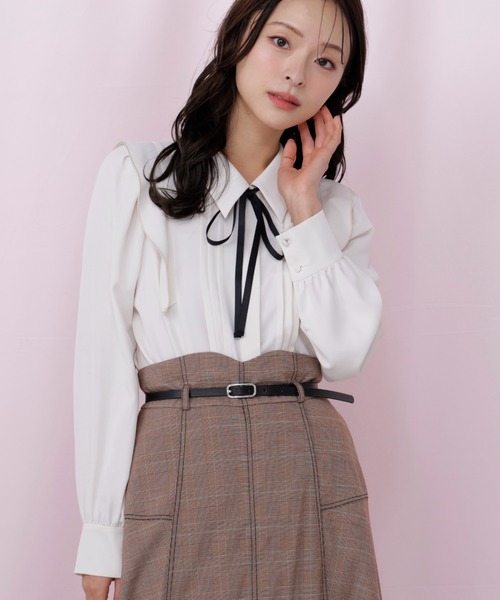 JILL by JILL STUART(ジルバイジルスチュアート)の「リボン付きピンタックブラウス(シャツ/ブラウス・レディース・ピンク/ホワイト系その他/ブルー・FREE)」の2枚目の写真