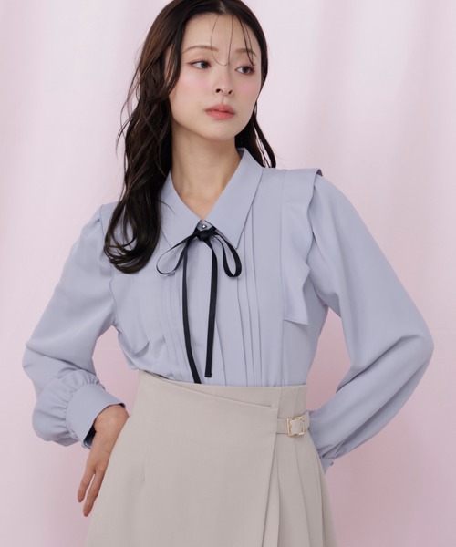 JILL by JILL STUART(ジルバイジルスチュアート)の「リボン付きピンタックブラウス(シャツ/ブラウス・レディース・ピンク/ホワイト系その他/ブルー・FREE)」の4枚目の写真