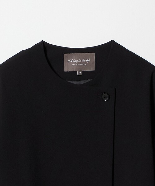 A DAY IN THE LIFE UNITED ARROWS(アデイインザライフユナイテッドアローズ)の「ダブルクロス ノーカラー ベルトコート<A DAY IN THE LIFE>(その他アウター・レディース・ブラック/ネイビー/ナチュラル・36/38)」の8枚目の写真