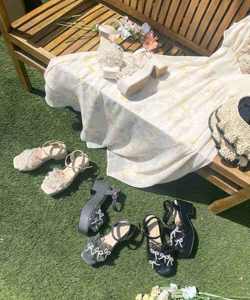 MAJESTIC LEGON（マジェスティックレゴン）の「パールフリルボリュームサンダル（サンダル・レディース・グレー/アイボリー/グレイッシュベージュ/ブラック・SMALL/MEDIUM/LARGE/X-LARGE）」の22枚目の写真