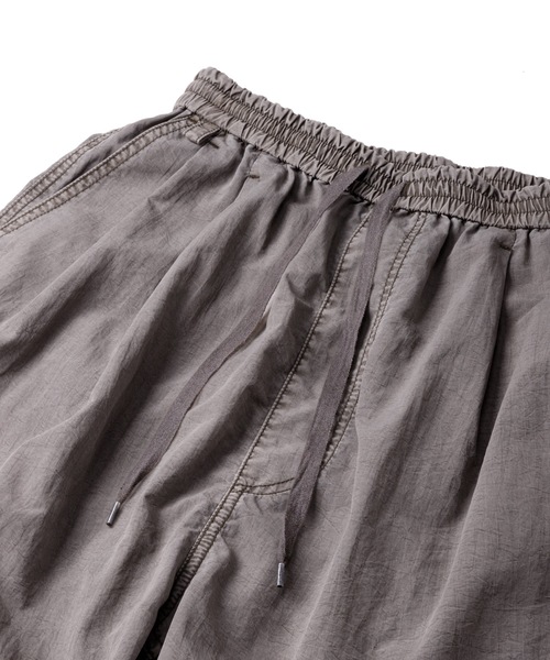 Sandinista(サンディニスタ)の「Nylon 2Tuck Easy Shorts - Overdyed / 後染め2タック入りナイロンイージーショーツ(その他パンツ・メンズ・グリーン系その他/グレー系その他/イエロー系その他・SMALL/MEDIUM/LARGE)」の5枚目の写真