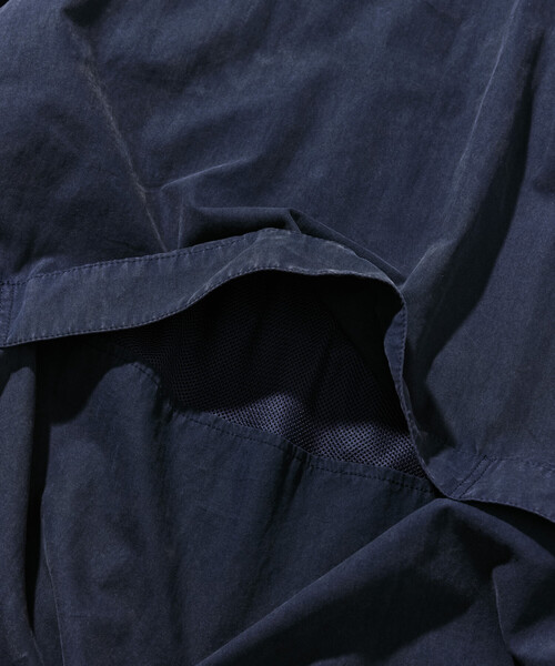 NAUTICA(ノーティカ)の「NAUTICA/ノーティカ フェード加工 ナイロン ジップパーカー /フードブルゾン(ブルゾン・メンズ・ブラック/ネイビー・MEDIUM/X-LARGE/LARGE)」の7枚目の写真