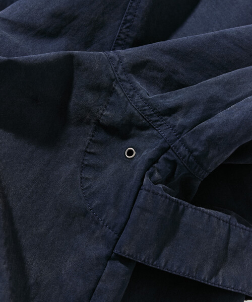 NAUTICA(ノーティカ)の「NAUTICA/ノーティカ フェード加工 ナイロン ジップパーカー /フードブルゾン(ブルゾン・メンズ・ブラック/ネイビー・MEDIUM/X-LARGE/LARGE)」の8枚目の写真