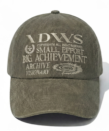 IDWS（アイドンワナセル）の「Signature Maxi Cap Khaki（キャップ）」
