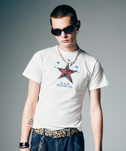 glamb(グラム)の「Skin-Tight Star T-Shirt / スキンタイトスターTシャツ(Tシャツ/カットソー・メンズ・ブラック/ホワイト・S/M/L)」の2枚目の写真