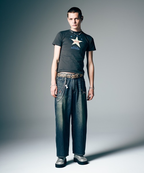 glamb(グラム)の「Skin-Tight Star T-Shirt / スキンタイトスターTシャツ(Tシャツ/カットソー・メンズ・ブラック/ホワイト・S/M/L)」の6枚目の写真