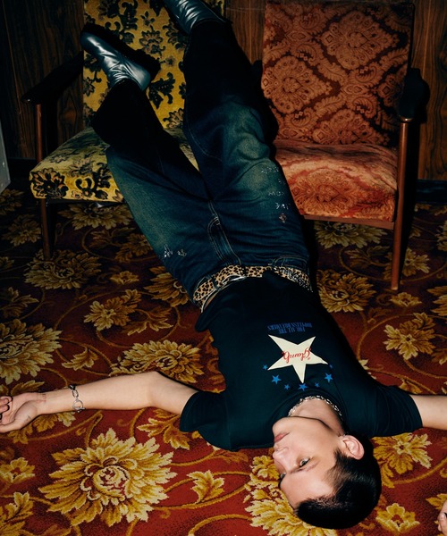 glamb(グラム)の「Skin-Tight Star T-Shirt / スキンタイトスターTシャツ(Tシャツ/カットソー・メンズ・ブラック/ホワイト・S/M/L)」の7枚目の写真