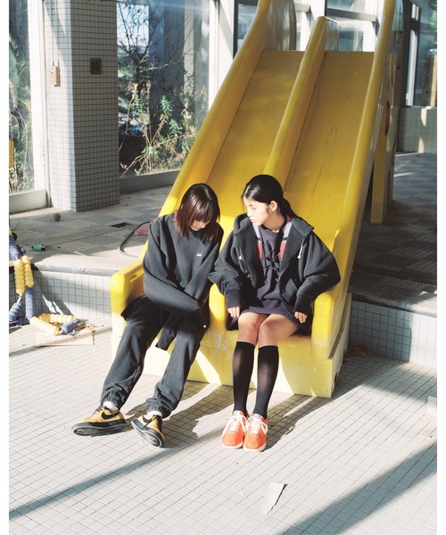 HOLIDAY（ホリデイ）の「ULTRA HEAVY SWEAT TUCK MINI SKIRT (Holiday) ウルトラヘビースウェットタックミニスカート (ホリデイ)（スカート・レディース・ダークネイビー/ブラック・ONE SIZE）」の11枚目の写真