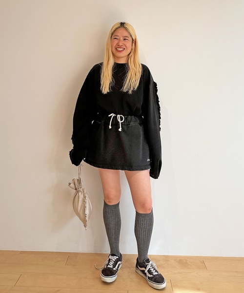 HOLIDAY（ホリデイ）の「ULTRA HEAVY SWEAT TUCK MINI SKIRT (Holiday) ウルトラヘビースウェットタックミニスカート (ホリデイ)（スカート・レディース・ダークネイビー/ブラック・ONE SIZE）」の12枚目の写真